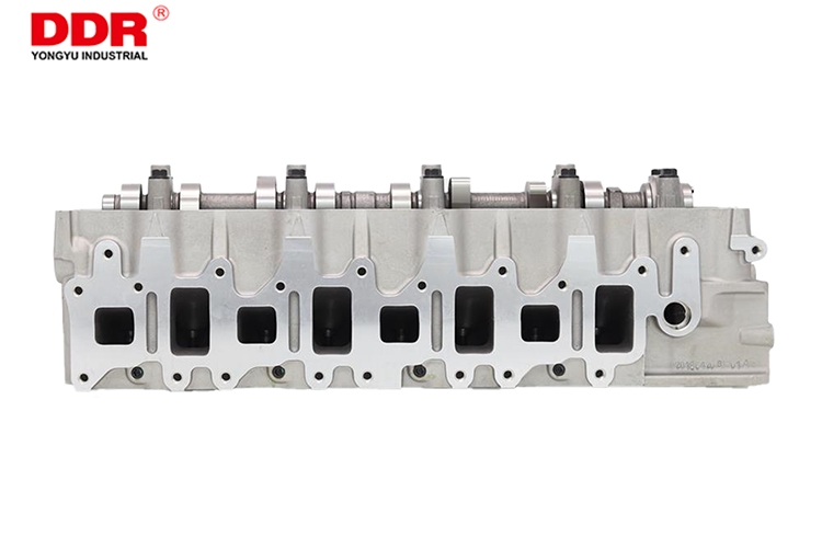 4M40T  COMPLETE CYLINDER HEAD